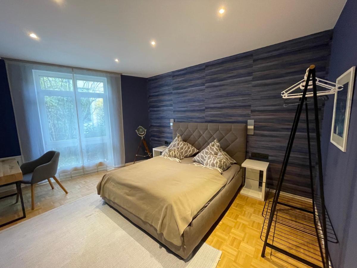 Center Apartment *